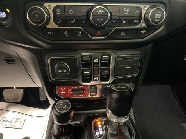 Used 2023 Jeep Wrangler Unlimited Rubicon w/ Cold Weather Group AWD/4WD image 24