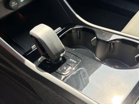 Used 2023 Volvo C40 P8 Recharge Ultimate image 17