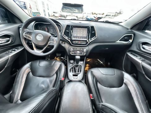 Used 2019 Jeep Cherokee Limited image 22