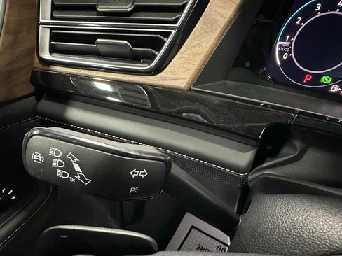 Used 2025 Volkswagen Atlas SE image 21