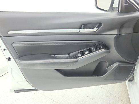 Used 2023 Nissan Altima 2.5 SL FWD image 29