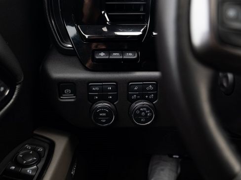 Used 2023 Chevrolet Silverado 1500 ZR2 w/ Technology Package image 13