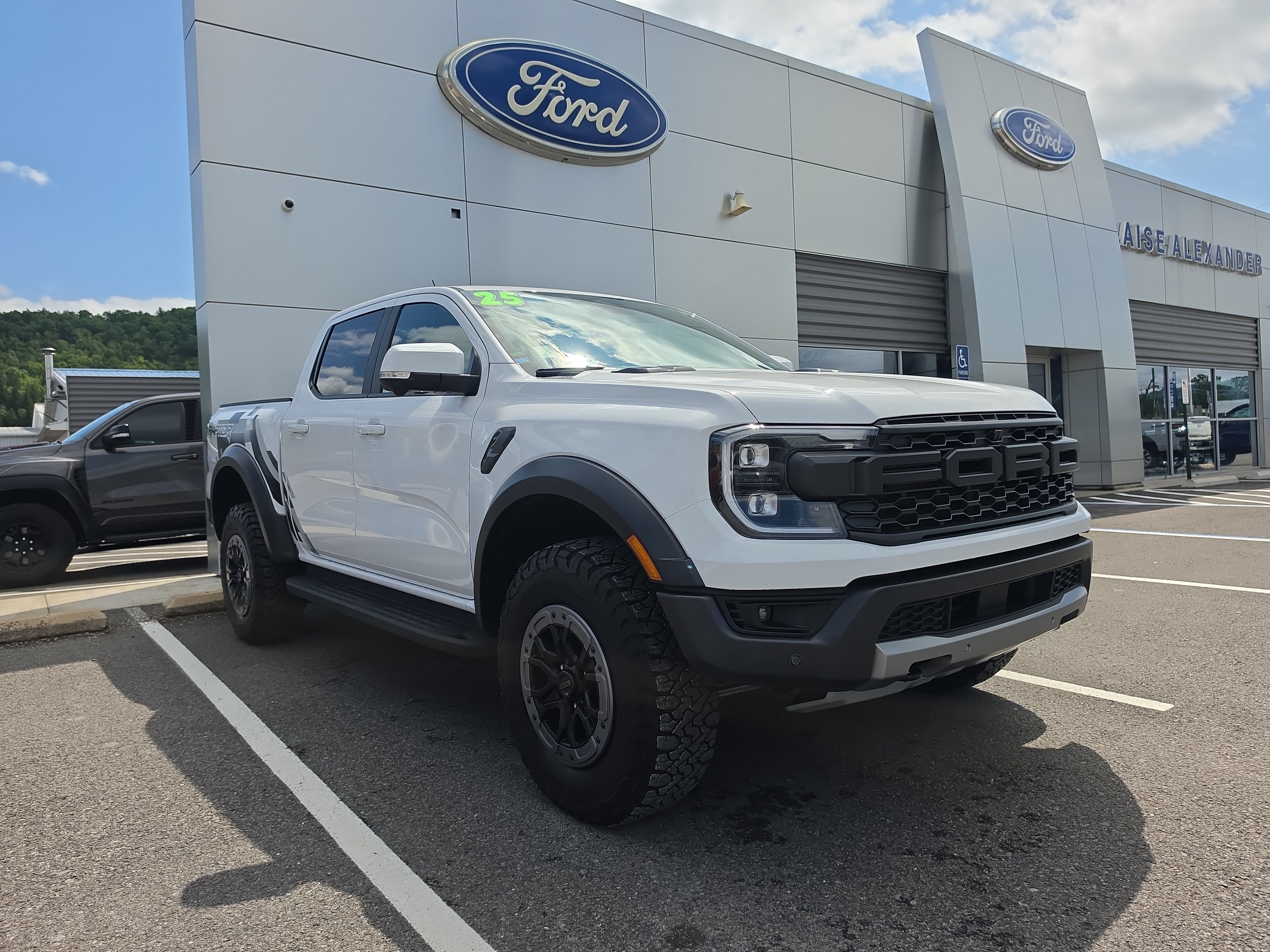 Used 2025 Ford Ranger Raptor AWD/4WD image 1