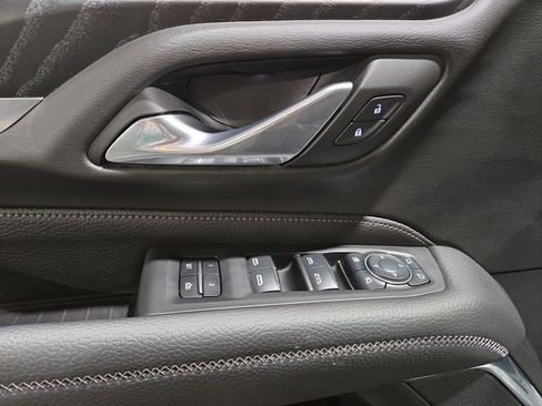 Used 2024 GMC Yukon XL Denali w/ Advanced Technology Package image 16