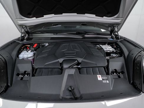 New 2026 Porsche Cayenne AWD image 36