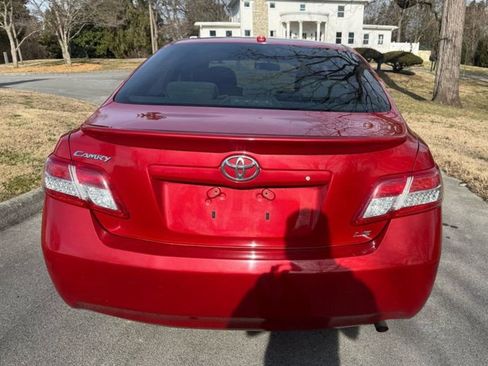 Used 2011 Toyota Camry LE image 7