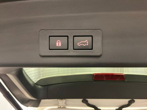 Used 2025 Subaru Ascent Premium AWD/4WD image 37