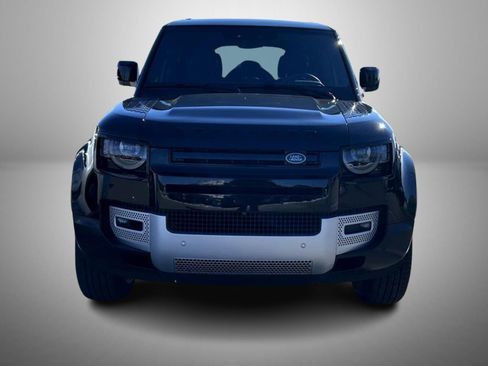 Used 2025 Land Rover Defender 110 S image 2