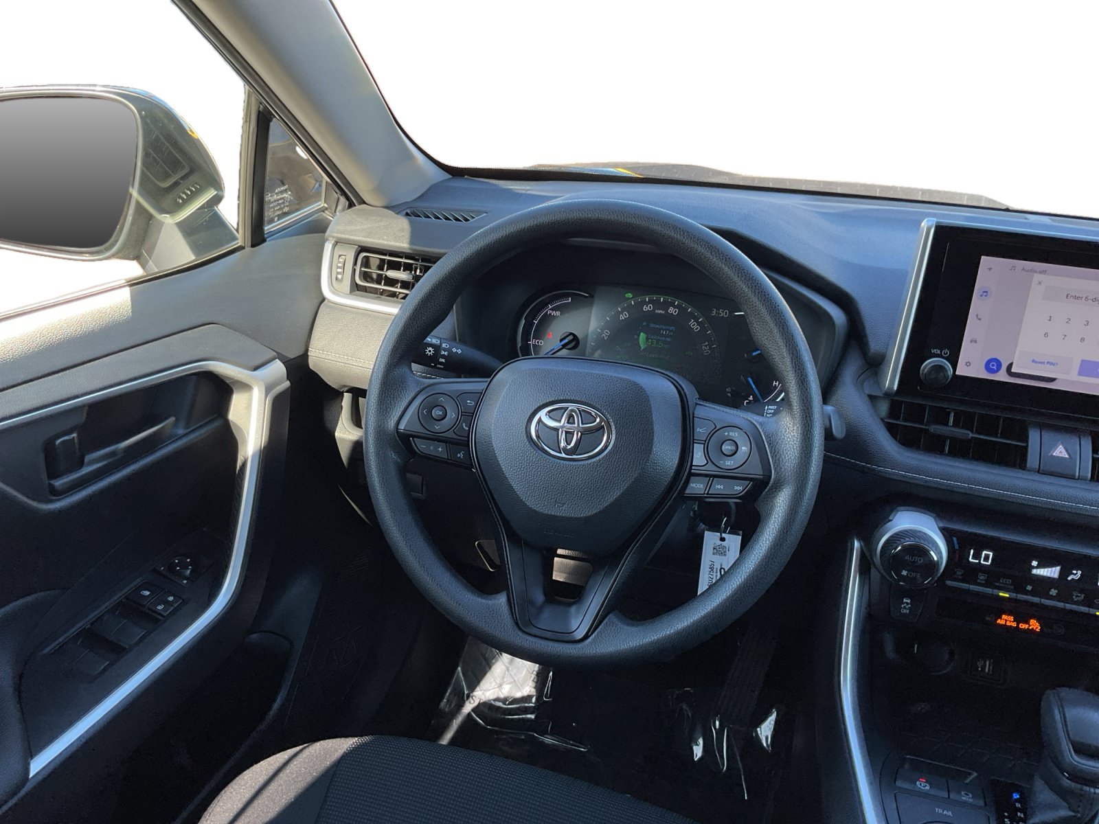 Used 2025 Toyota RAV4 LE AWD/4WD image 11