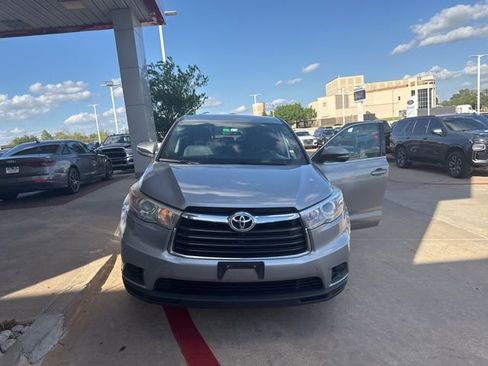 Used 2016 Toyota Highlander LE image 8