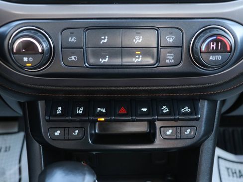 Used 2022 GMC Canyon AT4 w/ Driver Alert Package image 22