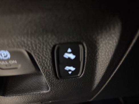 Used 2025 RAM 1500 Laramie image 25