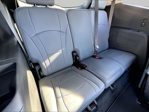 Used 2021 Buick Enclave Premium w/ Sun and Sites Package AWD/4WD image 28