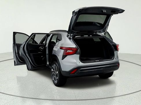 Used 2025 Chevrolet Trax RS w/ Driver Confidence Package FWD image 11