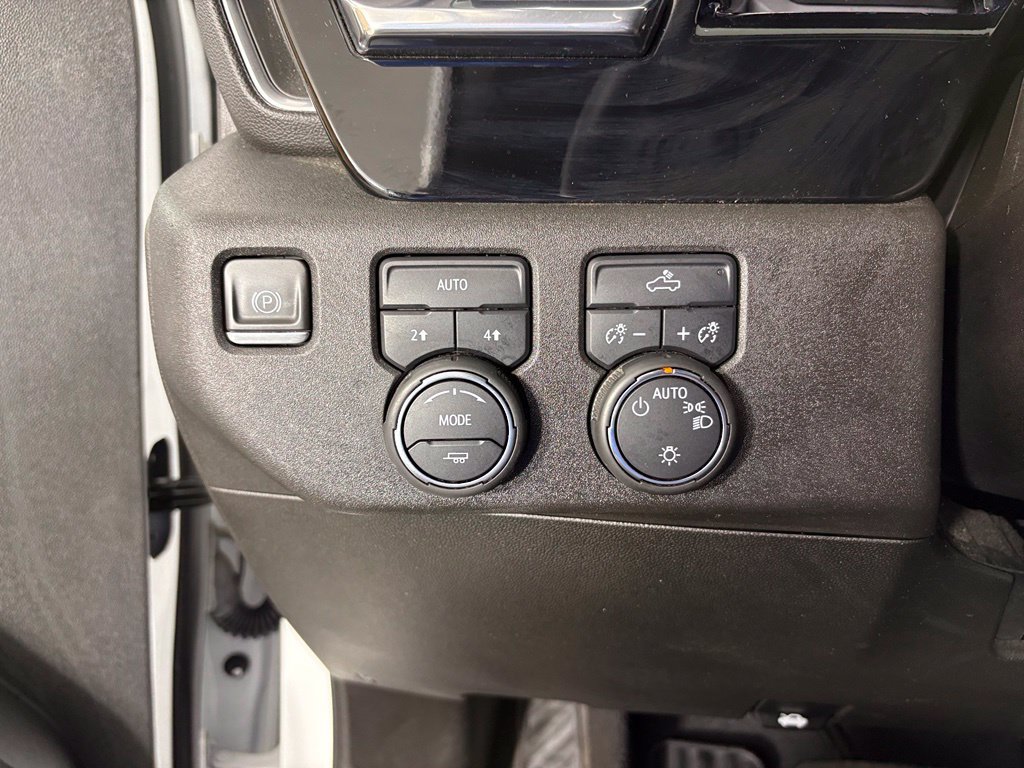 Used 2023 Chevrolet Silverado 1500 LT AWD/4WD image 21