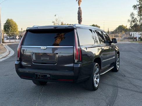Used 2015 Cadillac Escalade ESV Premium image 5