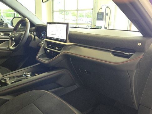 Used 2025 Ford Explorer ST AWD/4WD image 4