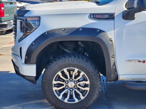 Used 2023 GMC Sierra 1500 AT4 w/ Technology Package image 9