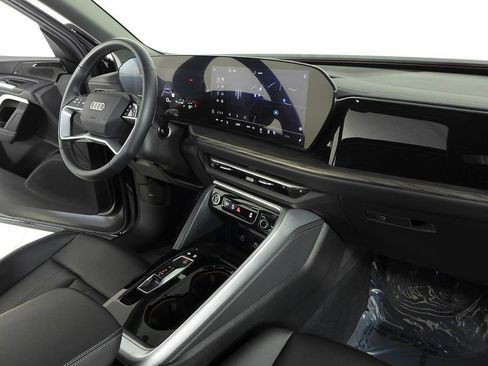 Used 2025 Audi Q5 Premium w/ Convenience Package AWD/4WD image 13