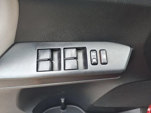 Used 2017 Toyota RAV4 XLE AWD/4WD image 19