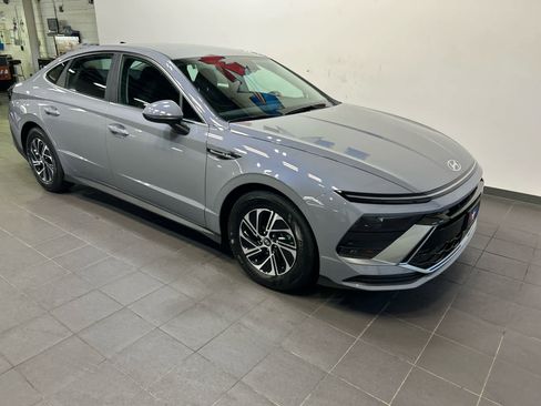 New 2026 Hyundai Sonata Blue FWD image 2