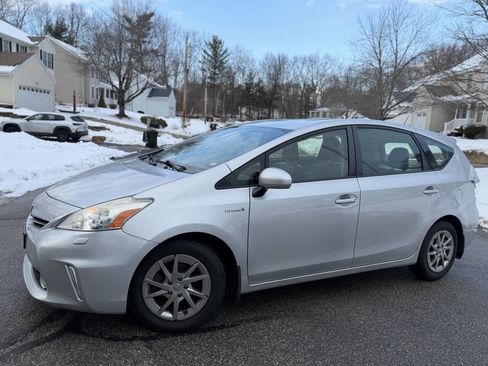 Used 2012 Toyota Prius V Five image 1