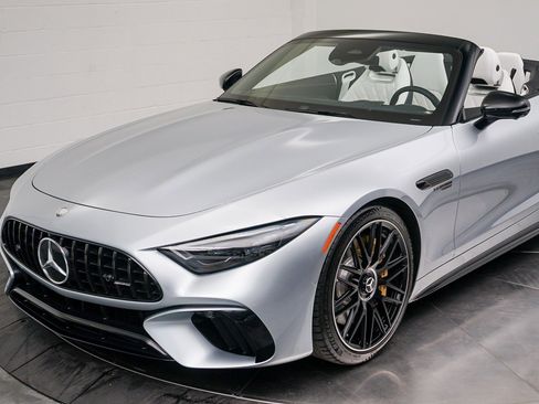 Used 2024 Mercedes-Benz SL 55 AMG 4MATIC image 17