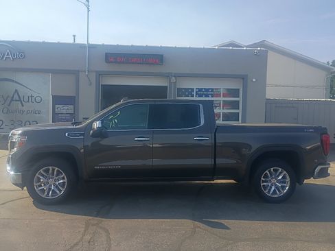 Used 2019 GMC Sierra 1500 SLT w/ SLT Premium Plus Package AWD/4WD image 1
