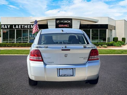 Used 2010 Dodge Avenger R/T FWD image 4