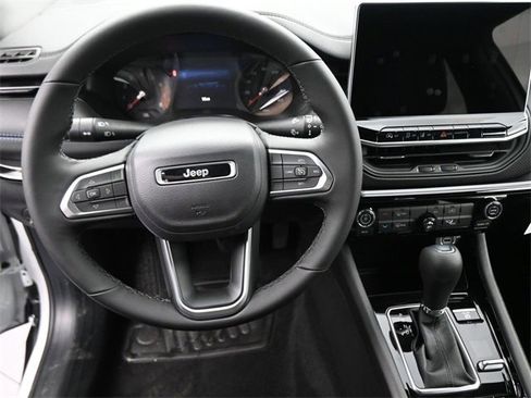 New 2026 Jeep Compass Latitude image 41