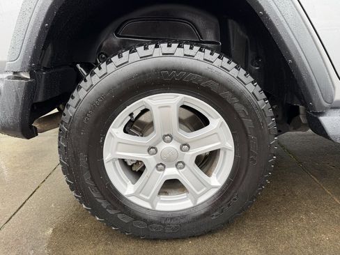 Used 2019 Jeep Wrangler Unlimited Sport S image 14