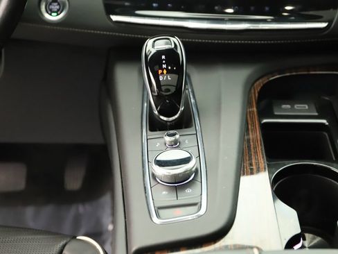 Used 2023 Cadillac Escalade ESV Premium Luxury AWD/4WD image 22