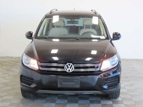 Used 2017 Volkswagen Tiguan S image 2