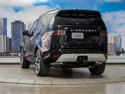 Used 2025 Land Rover Discovery Metropolitan Edition AWD/4WD image 9