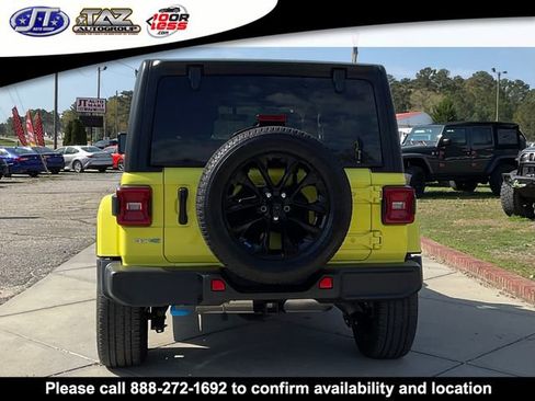 Used 2022 Jeep Wrangler Unlimited Sahara AWD/4WD image 6