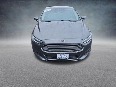 Used 2016 Ford Fusion SE w/ Equipment Group 202A AWD/4WD image 2