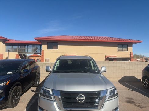 Used 2022 Nissan Armada SL image 3