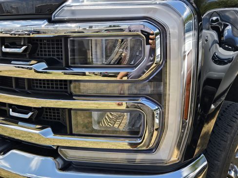 Used 2025 Ford F250 Lariat w/ Chrome Package AWD/4WD image 7