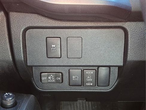 Used 2023 Toyota Tacoma TRD Sport image 23