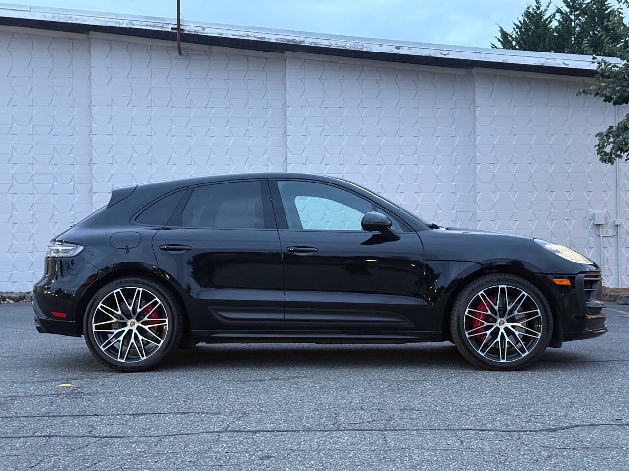 Used 2022 Porsche Macan GTS AWD/4WD image 4