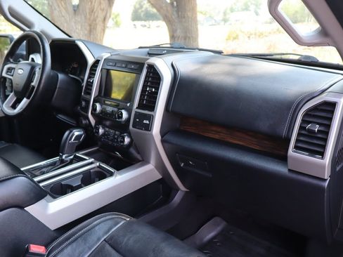 Used 2019 Ford F150 Lariat w/ Equipment Group 502A Luxury AWD/4WD image 17