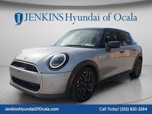 Used 2025 MINI Cooper 4-Door Hardtop FWD image 7