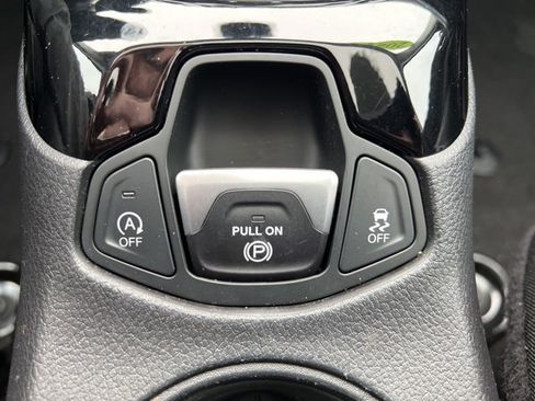 Certified 2021 Jeep Compass Latitude w/ Sun and Sound Group image 27