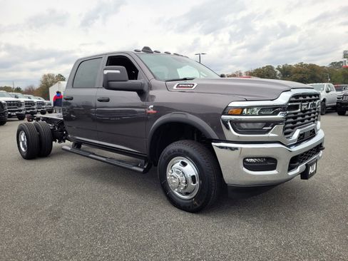 New 2026 RAM 3500 Tradesman image 12