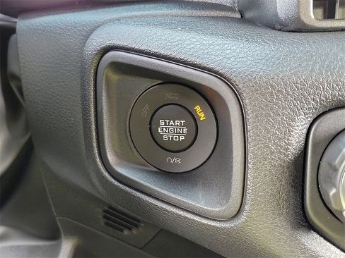 New 2025 Jeep Gladiator Sport image 10