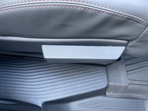 New 2025 Ford Expedition Active image 62