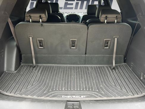 Used 2023 Chevrolet Traverse RS AWD/4WD image 17