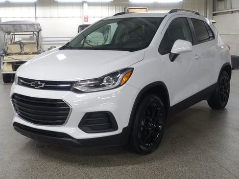 Used 2022 Chevrolet Trax LT w/ Premium Seat Package image 3