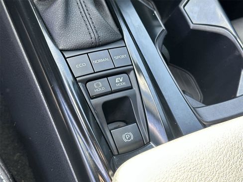 Used 2025 Toyota Camry SE w/ Convenience Package AWD/4WD image 37