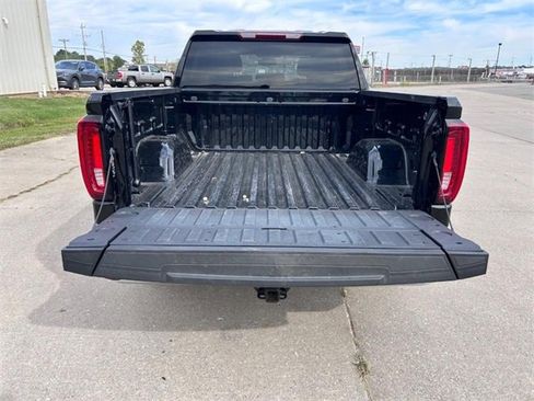 Certified 2024 GMC Sierra 1500 SLT image 5